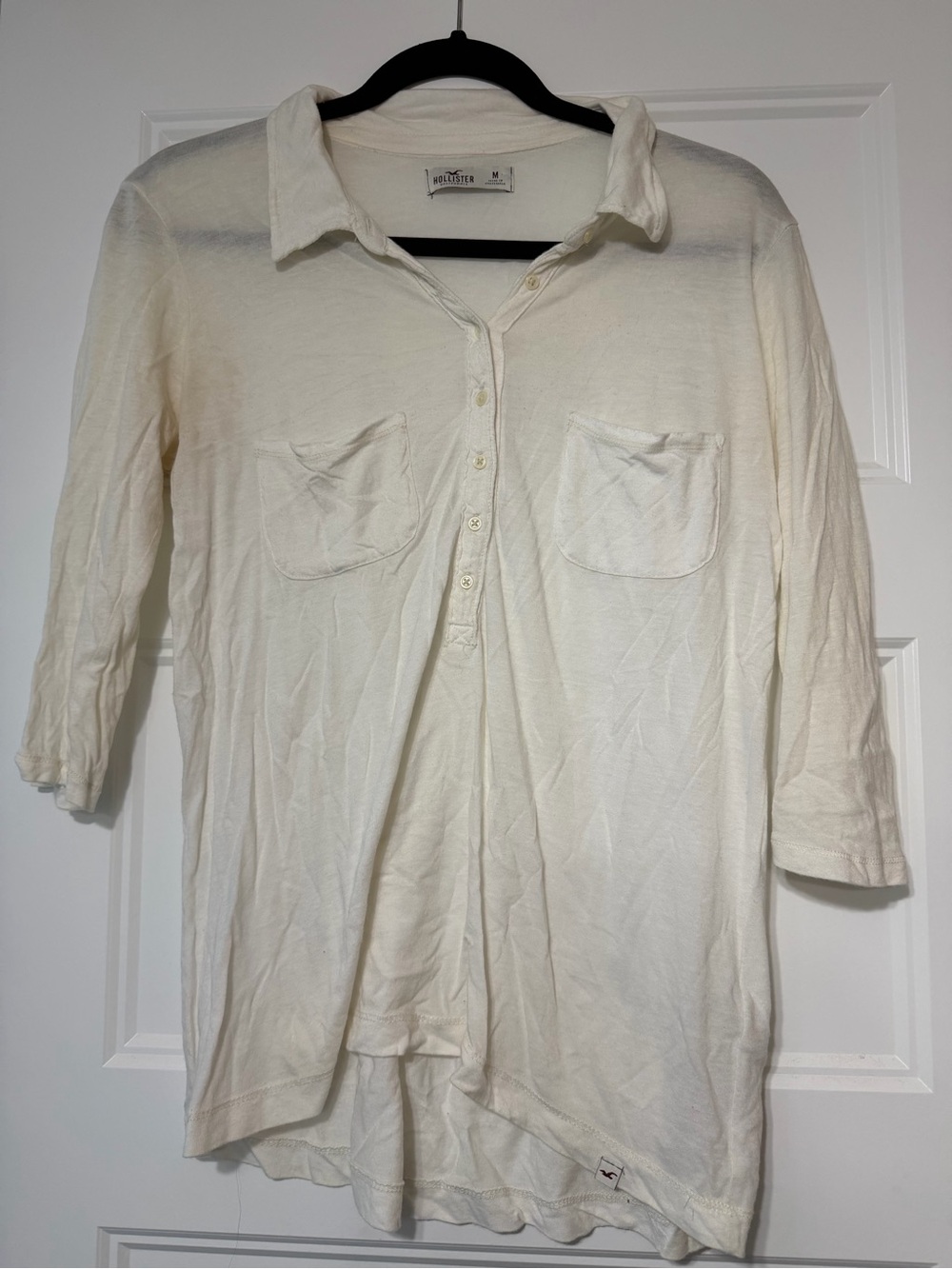 Hollister Off-White Button-Front Collared Women's Shirt with Chest Pockets